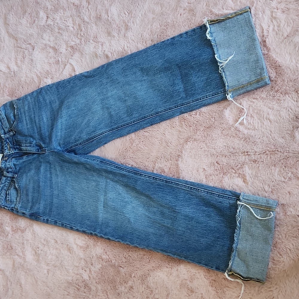 Women's Blue Jeans with Frayed Hem